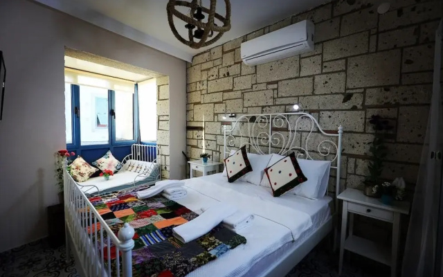 Muhit Alacati Butik Otel