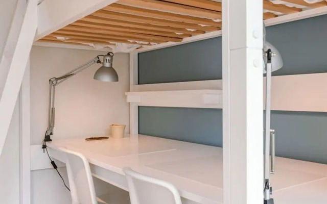 Charming Apartment Near the Beach With Balcony