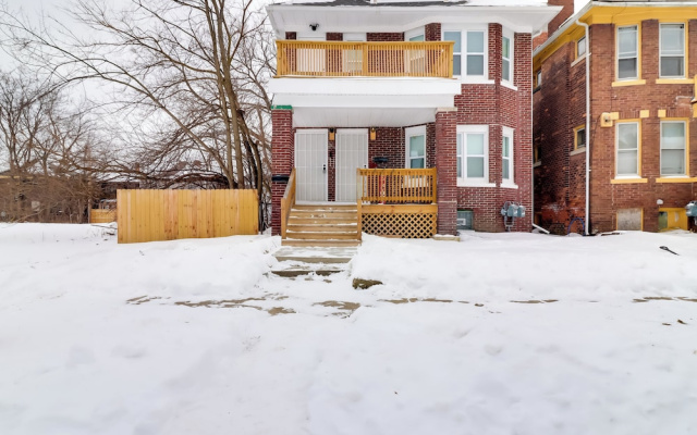Modern Updates & Great Location! Detroit Duplex