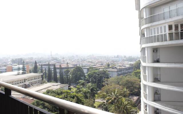 Comfortable Studio at Beverly Dago Apartment near ITB