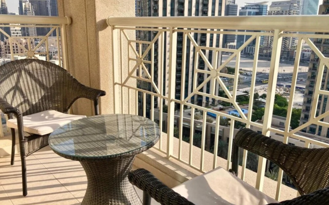 Stunning Downtown apartment with balcony