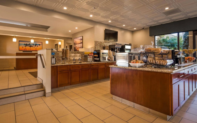 Best Western Plus South Coast Inn