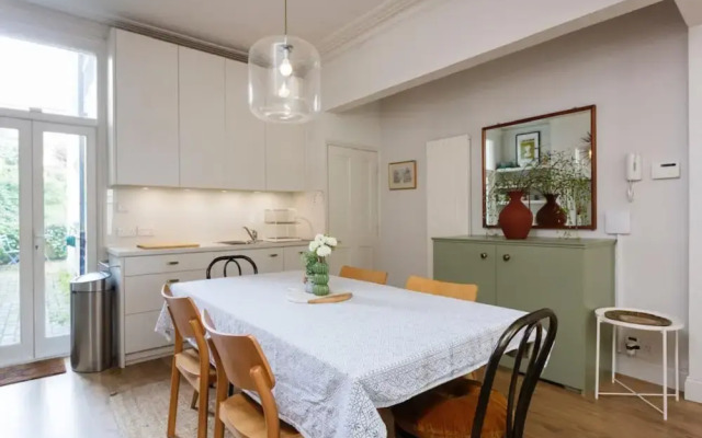 Stunning 2 Bed Apt W Garden in Clapham