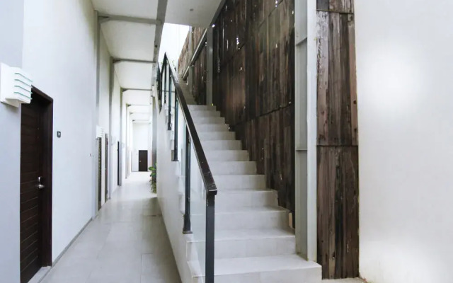 艾里巴厘岛水明漾克罗波坎乌玛拉斯克雷钦 8 号高级酒店(Airy Premier Seminyak Kerobokan Umalas Klecung 8 Bali)