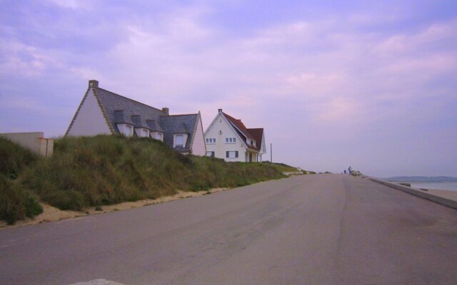 A Pleasant Little Studio Apartment With a Terrace, 30 Metres From the Beach
