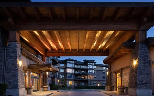 The Cove Lakeside Resort