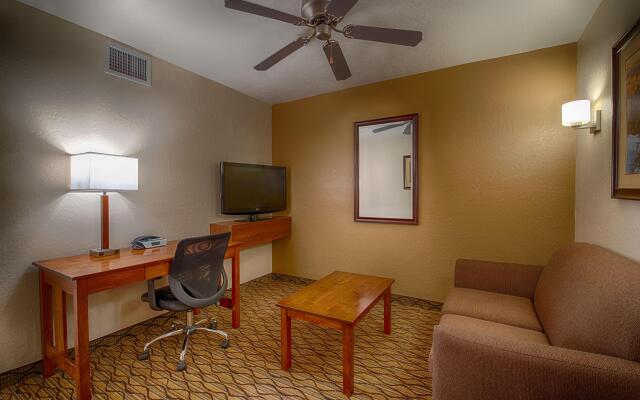 Holiday Inn Express & Suites Grand Canyon, an IHG Hotel