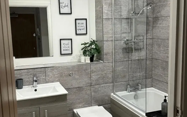 The Retro Suite With Wii Games and Entertainment