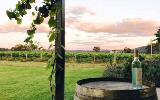 Charming 4 Bedroom House with Firepit and Alfresco