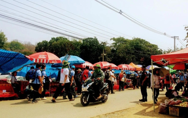 Mae Klang Ban yen hill