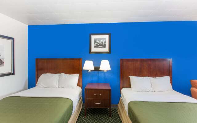 Travelodge by Wyndham Great Bend