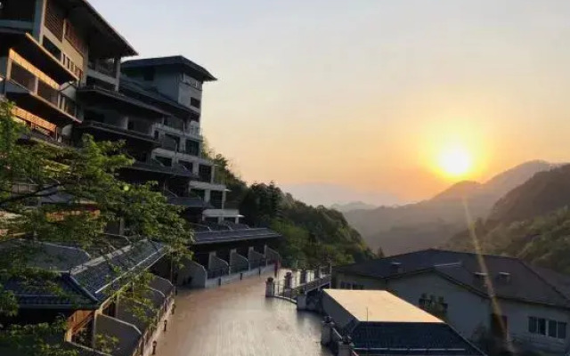 Tiantangzhai Holiday Hotel