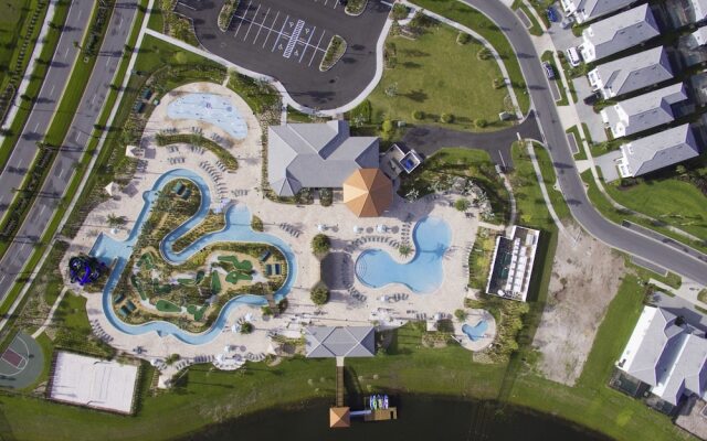 Luxury Townhome w/ Pool Sl4814