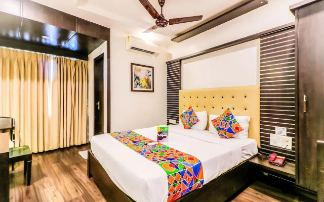 OYO 13105 Hotel Blue Diamond