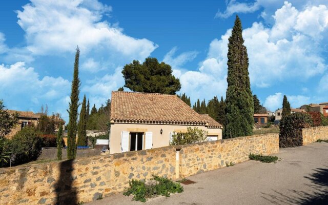 Villa in Montbrun With Pool and Mountain Views