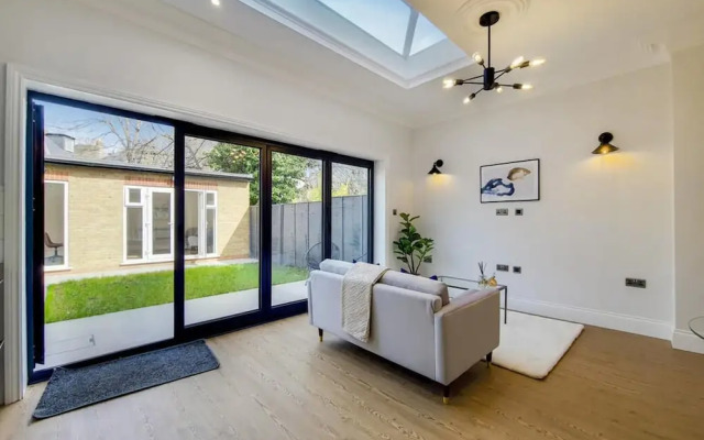 Brand New Luxury 2-bed Apartment in London