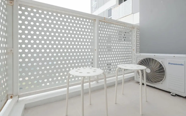 Cozy And Minimalist Studio At West Vista Apartment