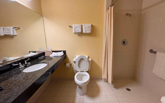 Whispering Pines by Hotel O Whitestone VA