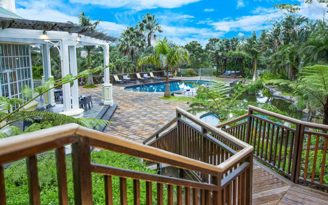 Hemingways Hotel