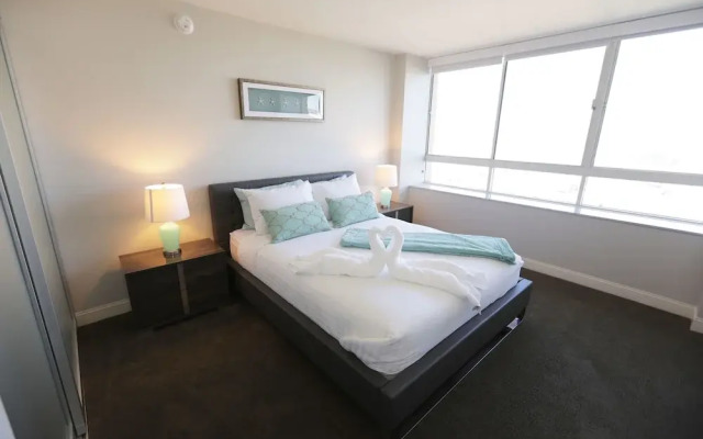 Hollywood Bright Suites