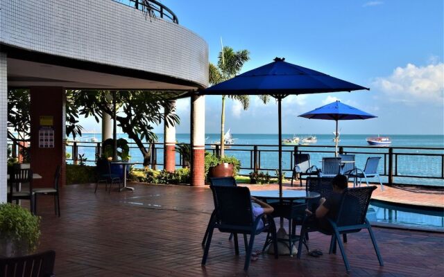 SEAFLATS Iate Plaza Hotel