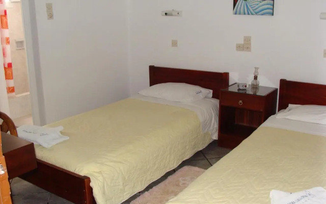 Akrogiali Studios & Rooms