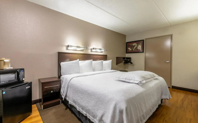 Red Roof Inn PLUS+ Nashville Airport
