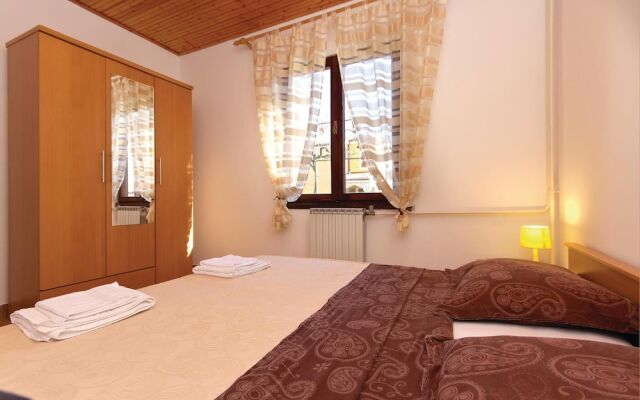 Stunning Home in Pula With Wifi and 2 Bedrooms