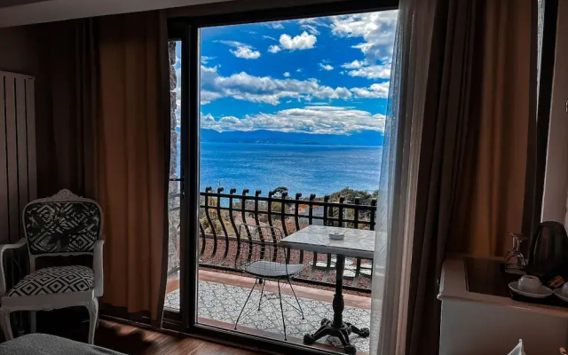 Assos Longevity Hotel