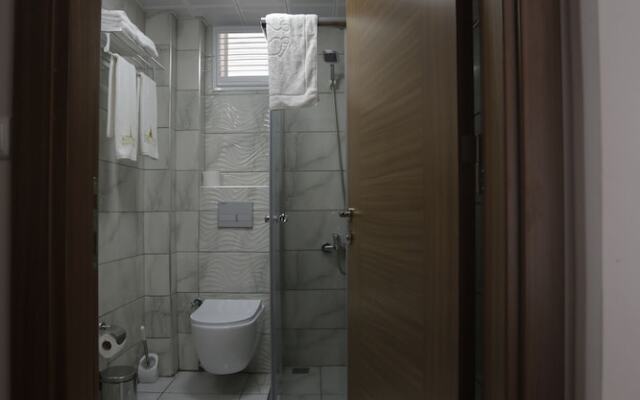 Askar Port Hotel By Continent