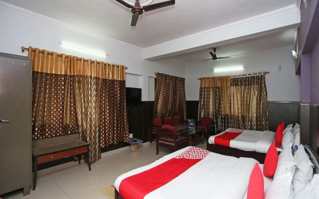 Oyo 14877 Alinda Guest House
