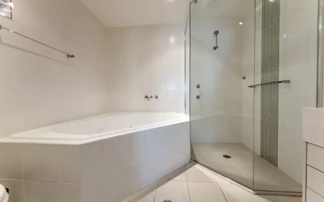 Pacific Blue Apartment 278, 265 Sandy Point Road