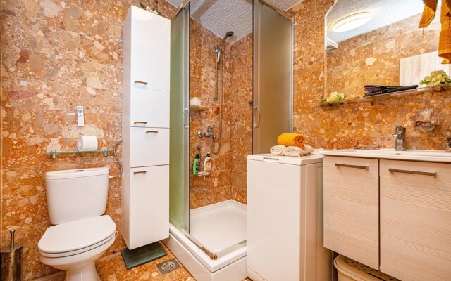 Nice Apartment in Rovanjska With Wifi and 2 Bedrooms