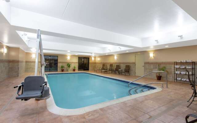 Hampton Inn & Suites Albany Airport