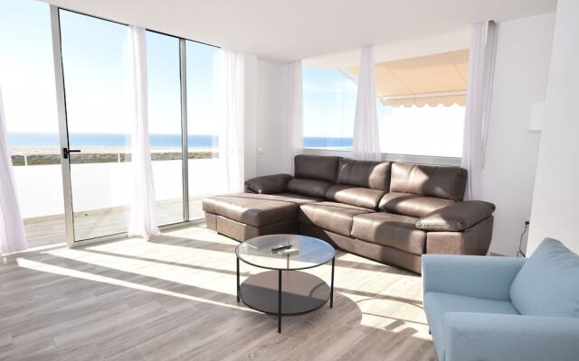 Spacious Apartment in Solana Matorral With Terrace