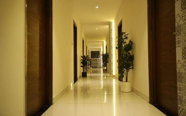 Rajathadri Royal Inn