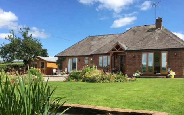 Quixhill - Denstone - Dove Meadow B & B