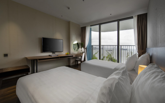 Flamingo Premium Cat Ba Beach Resort Hotel