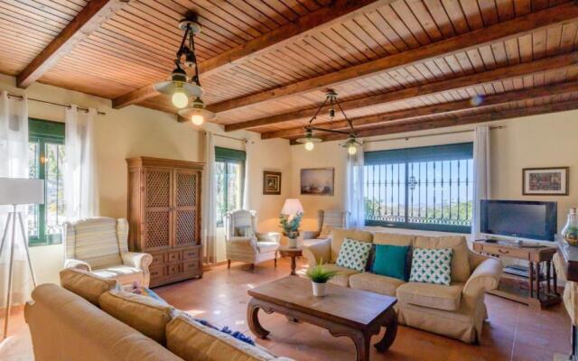 Finca El Mirador Malaga by Ruralidays