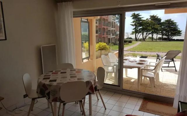 Appartement en RDC avec terrasse face a la mer