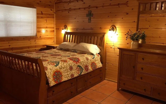 Frio Springs Lodges