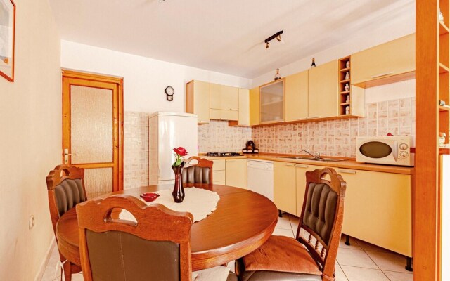 Amazing Apartment in Zrnovo With Wifi and 2 Bedrooms