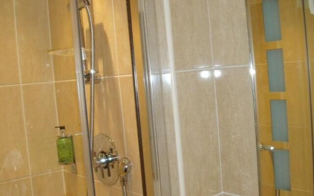 Southcroft Hotel - Guest House