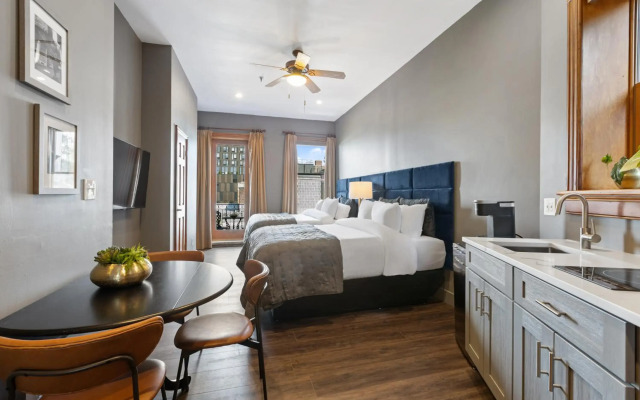 The Historic Blue Moon Hotel - NYC