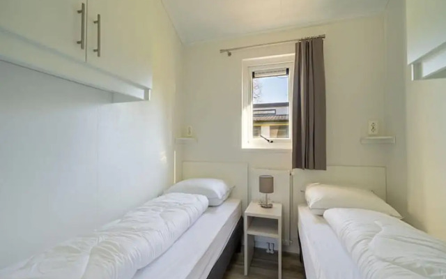 Comfy Chalet With Dishwasher, the Efteling at 2 km