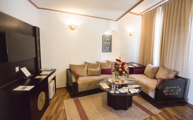 El Minzah Hotel