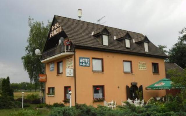 Sztráda Romantika Panzió és Étterem