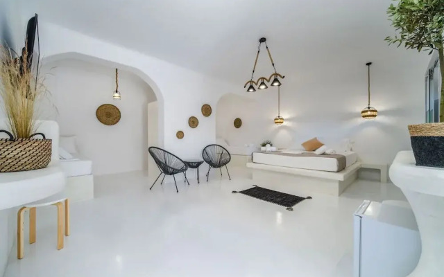 Amethyst Luxury Suites - Oia Family Suite