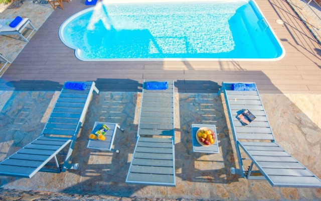 Pool Villa Siren Crete 500mt From sea