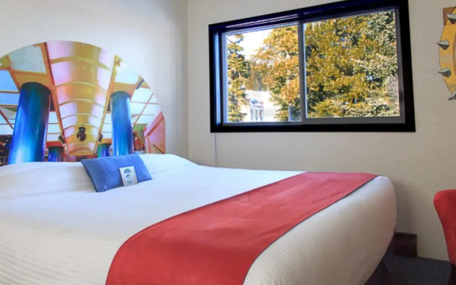 The Bulldog Hotel Silver Star